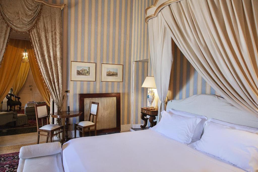 Palazzo Cherubini - Wellness e Spa Rossano Esterno foto